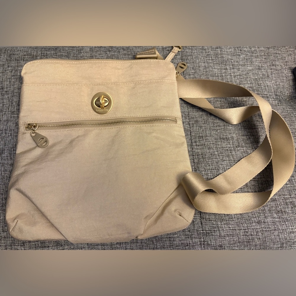 Bagallini Womens Tan Crossbody Bag / Purse